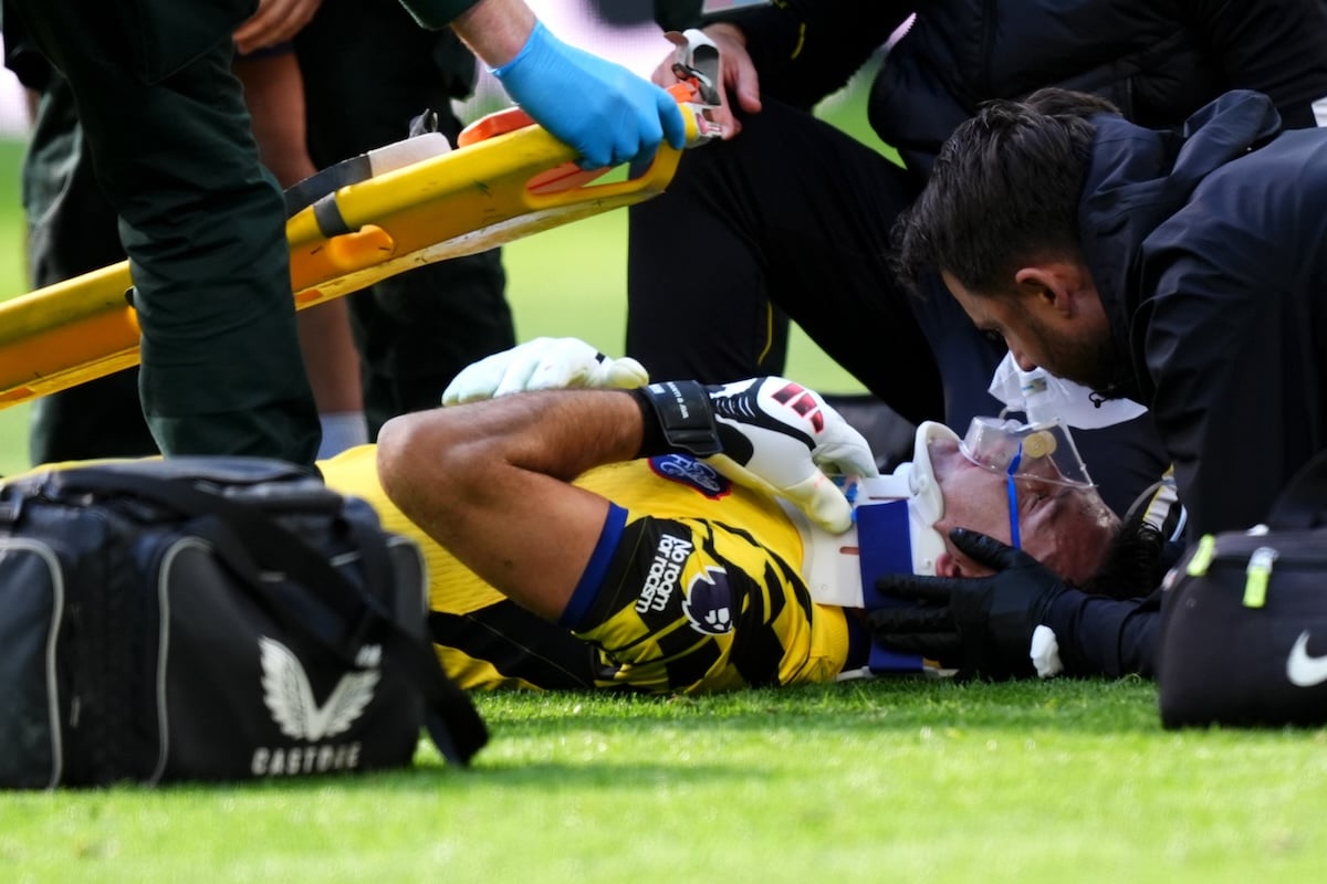 Emi Martinez broken jaw hands 21-year-old keeper early test before Liverpool